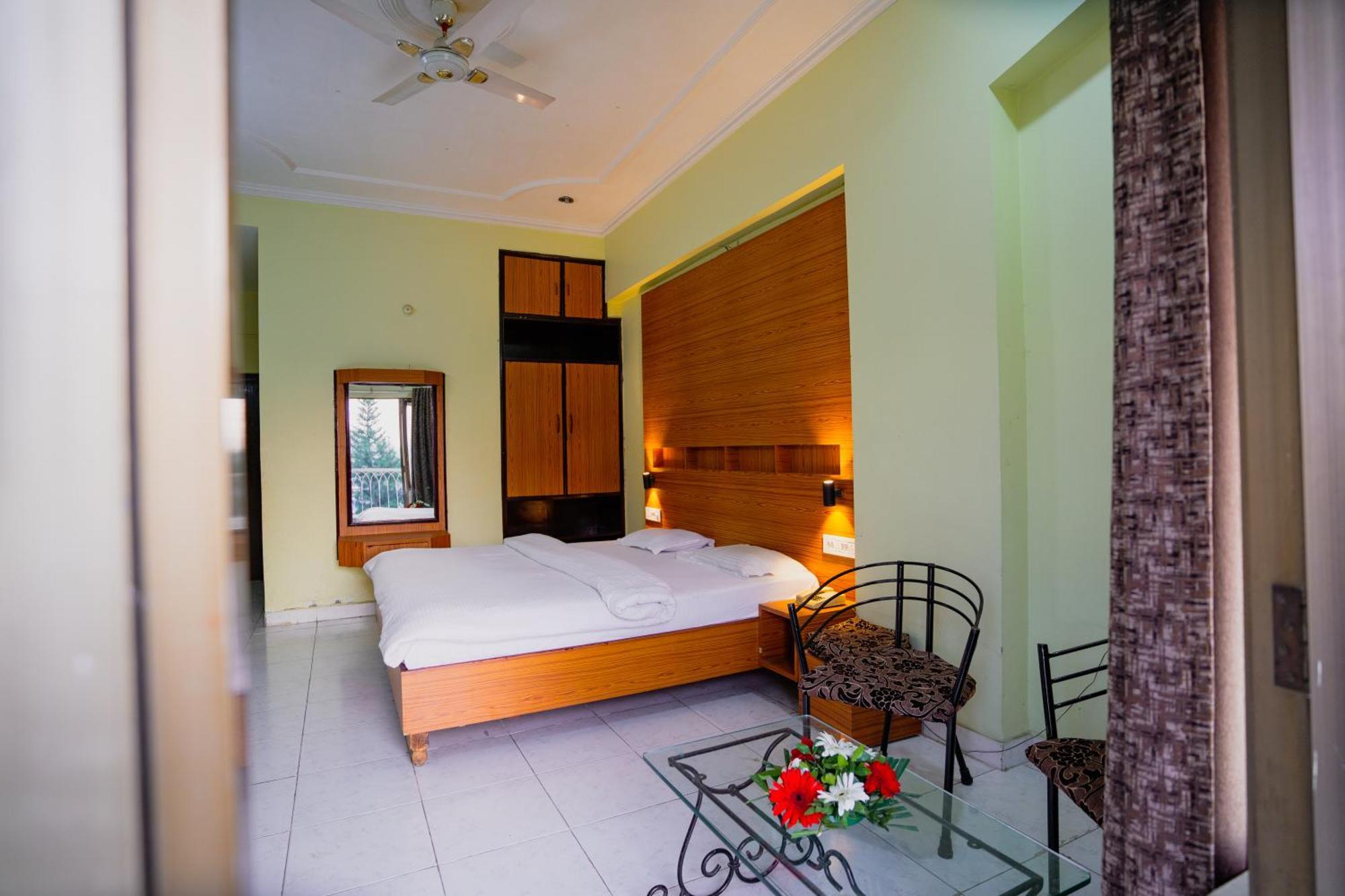 Hotel Girdhar Mahal Indore Luaran gambar