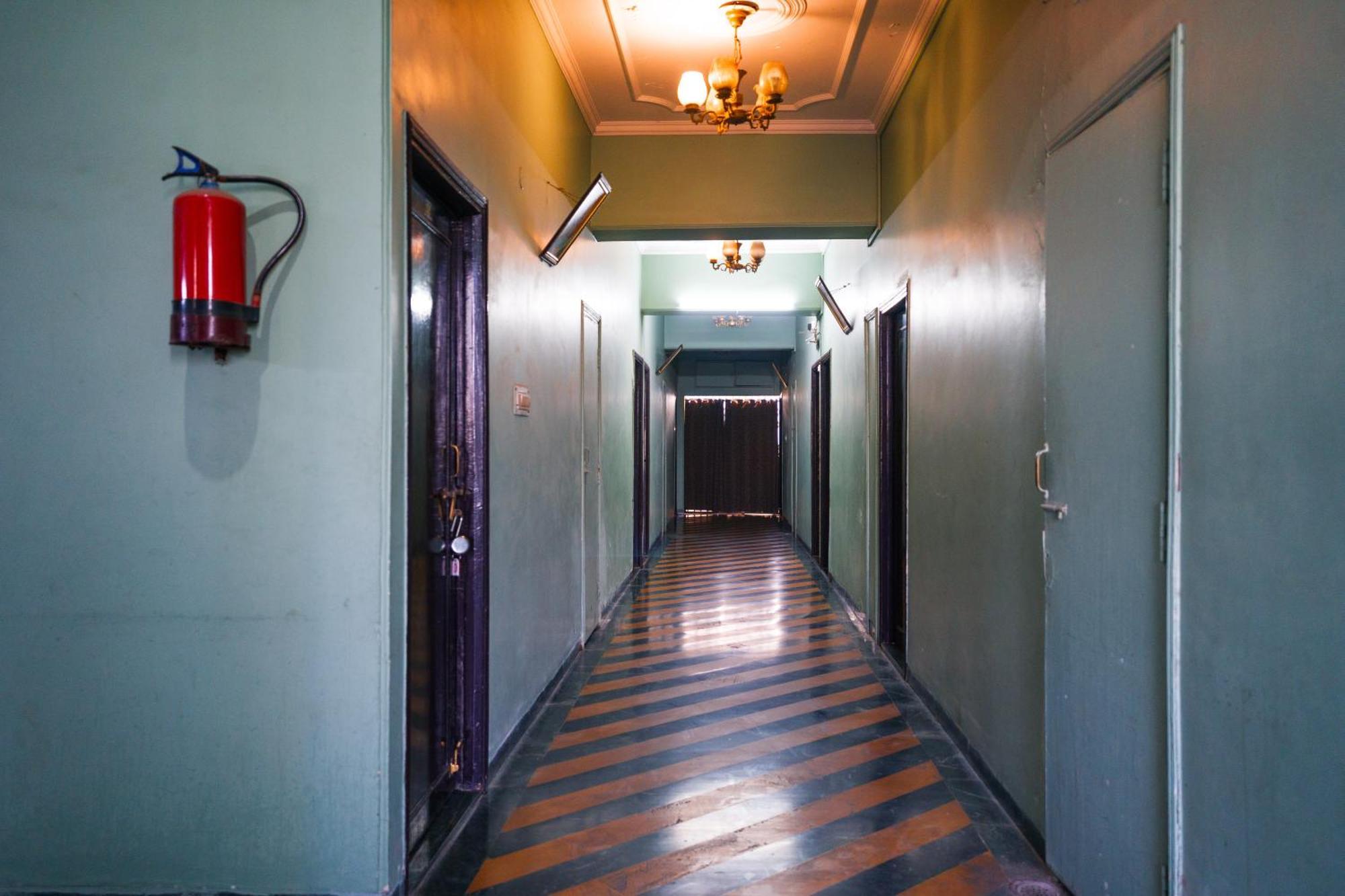 Hotel Girdhar Mahal Indore Luaran gambar