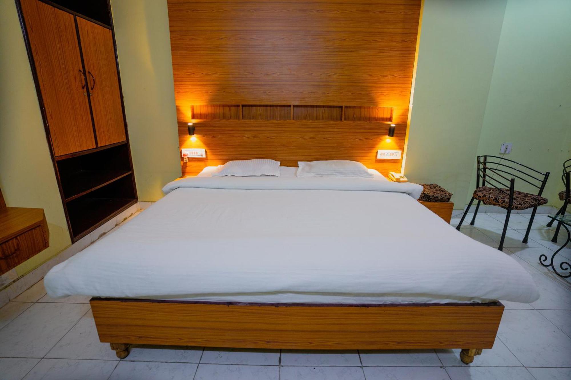 Hotel Girdhar Mahal Indore Luaran gambar