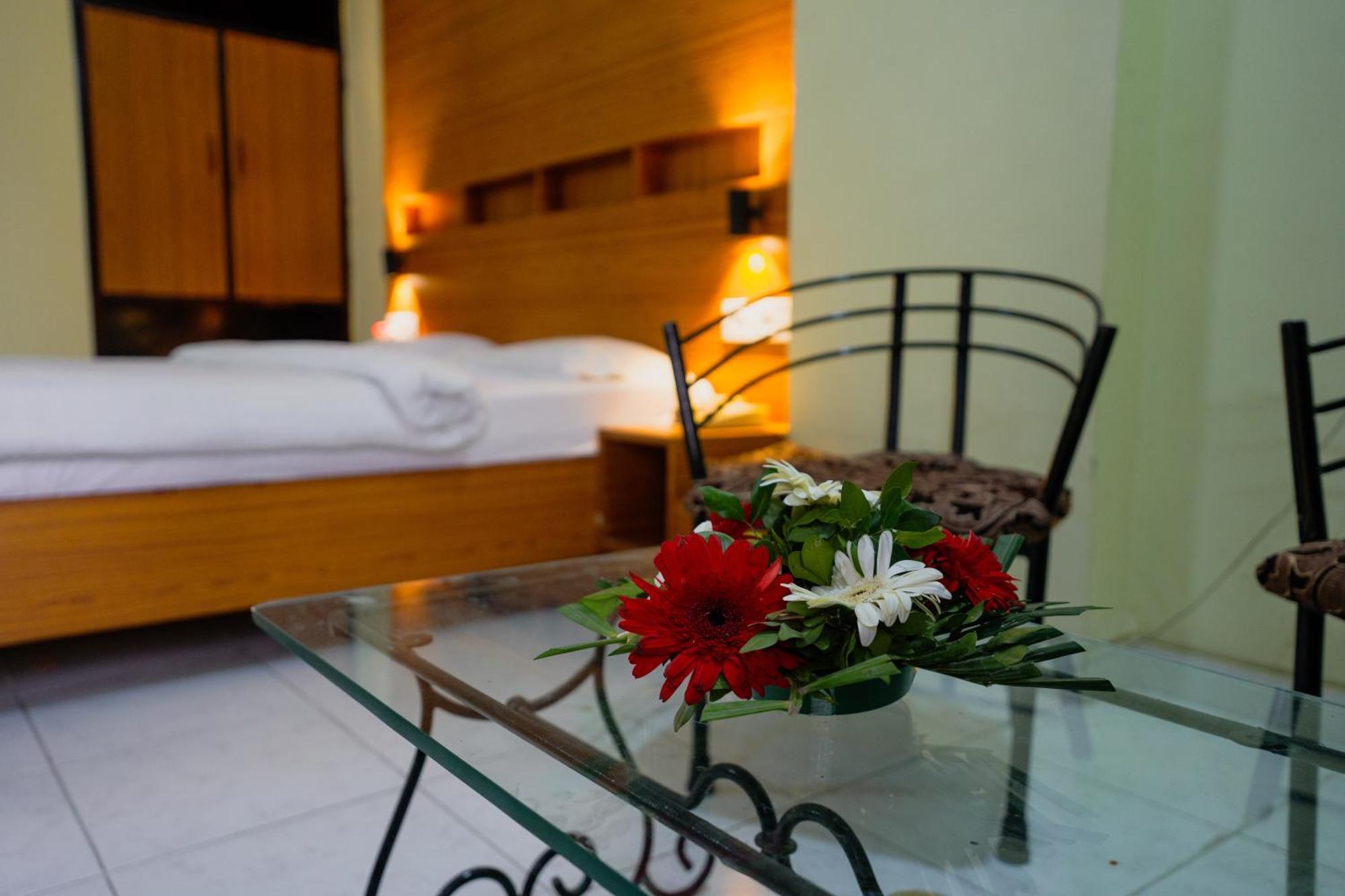 Hotel Girdhar Mahal Indore Luaran gambar