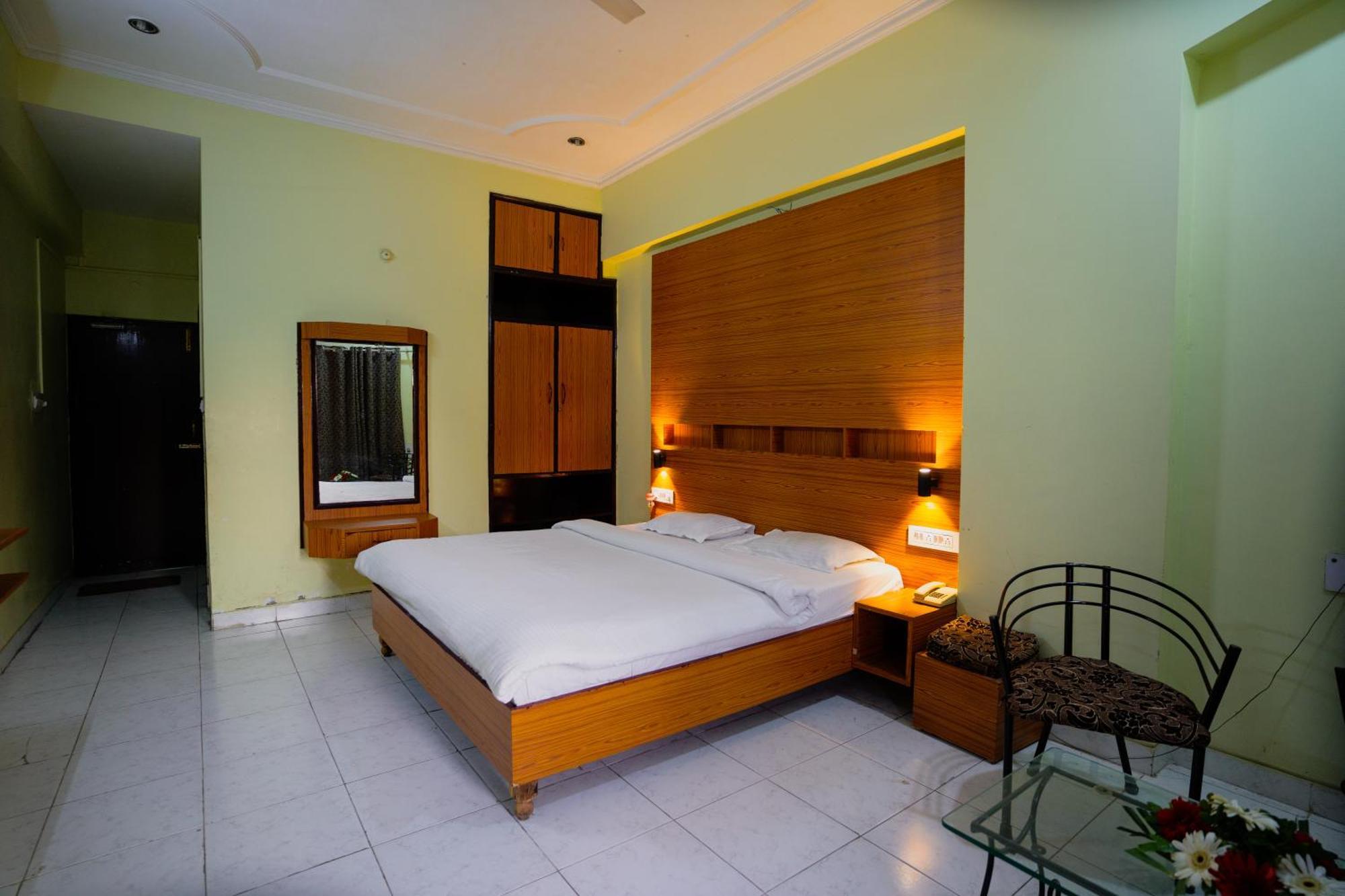 Hotel Girdhar Mahal Indore Luaran gambar