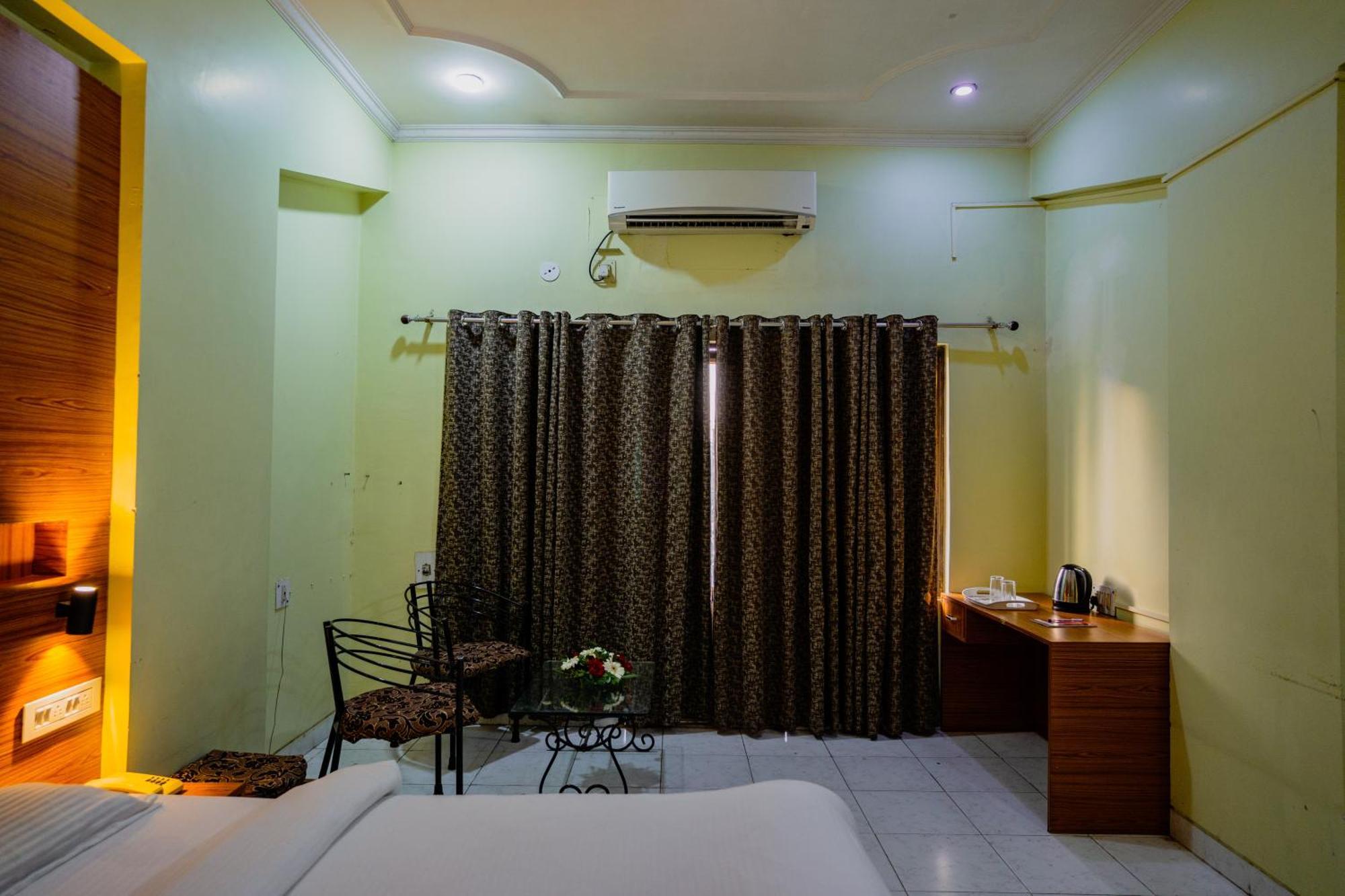Hotel Girdhar Mahal Indore Luaran gambar