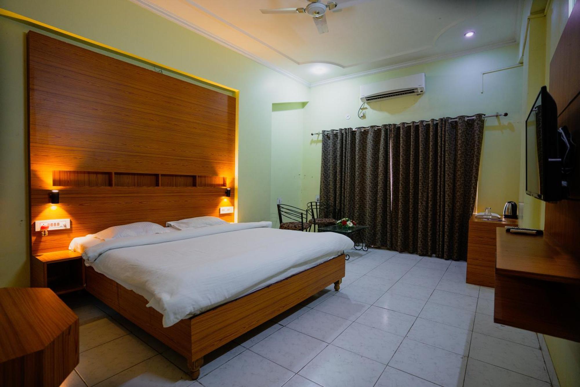 Hotel Girdhar Mahal Indore Luaran gambar