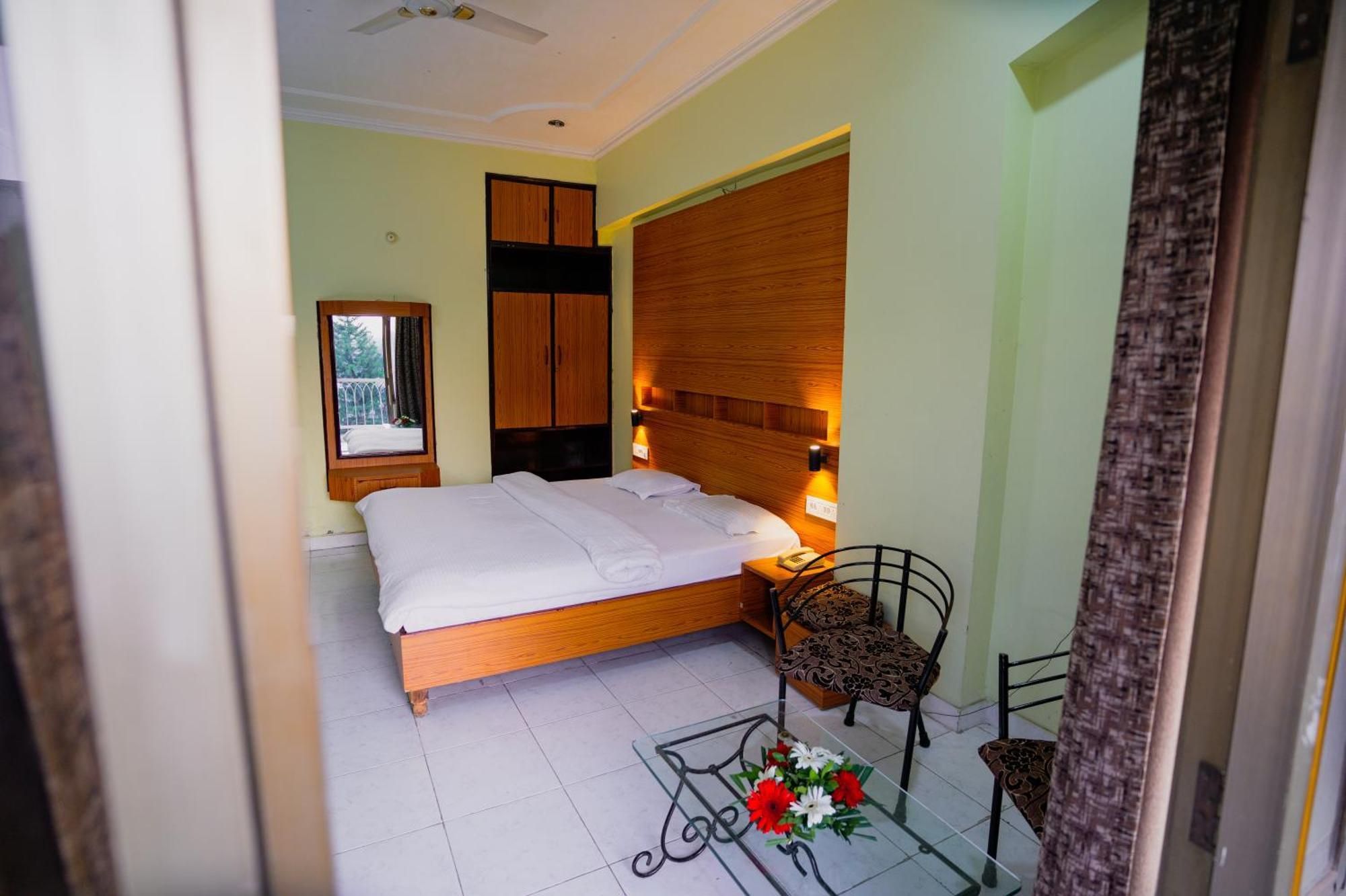 Hotel Girdhar Mahal Indore Luaran gambar