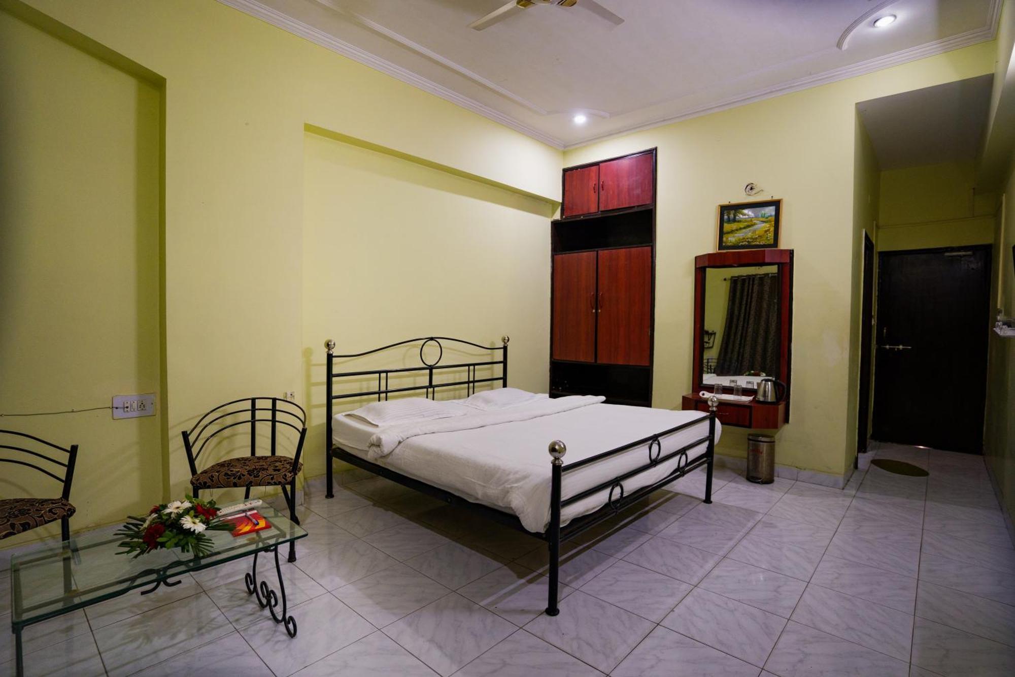 Hotel Girdhar Mahal Indore Luaran gambar